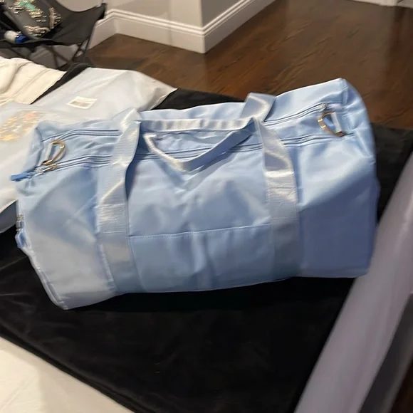 Power blue brand new duffel bags so cute - Picture 3 of 9